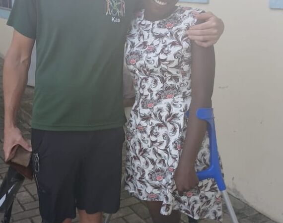 Nieuwe prothesen voor kinderen in Kenia