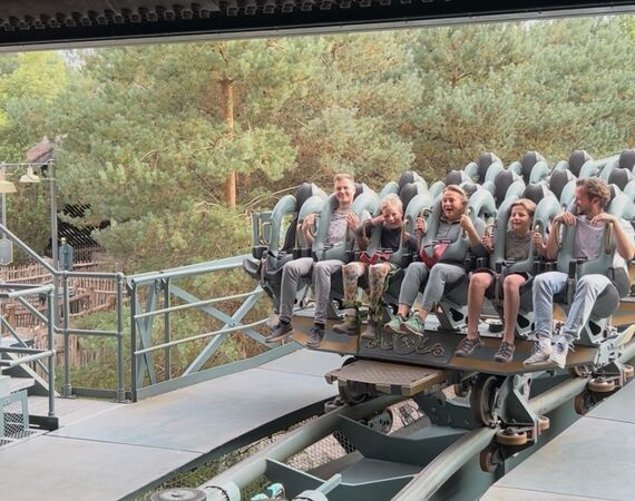 De achtbaan in mét beenprothese dankzij veiligheidsriem 'SafeStrap'