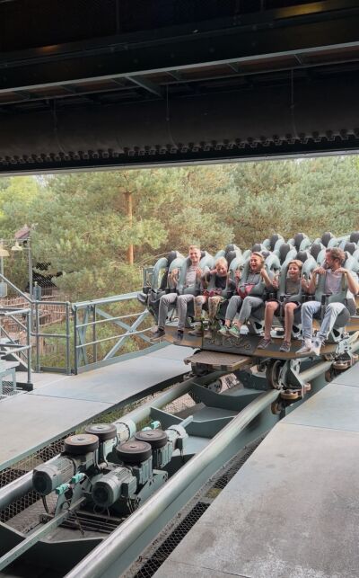 De achtbaan in mét beenprothese dankzij veiligheidsriem 'SafeStrap'